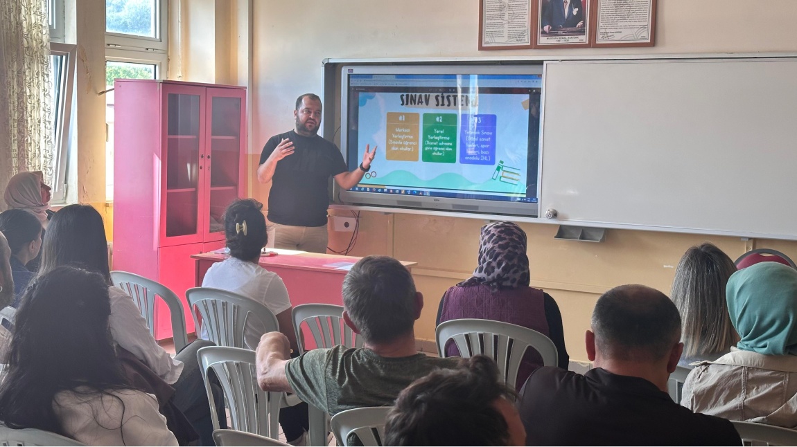Velilerimize LGS Sınavı Hakkında Bilgilendirme Semineri Gerçekleştirildi.